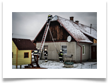 Uszkodzone przez wiatr poszycie dachowe (5) fot. M. Liput